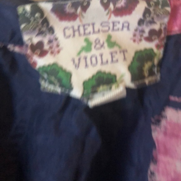Cute Chelsea and Violet blouse - Picture 4 of 4
